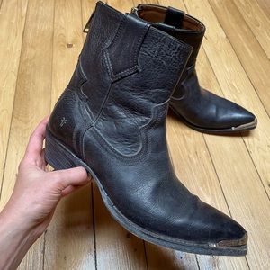 FRYE Western Style Heel Zip Bootie